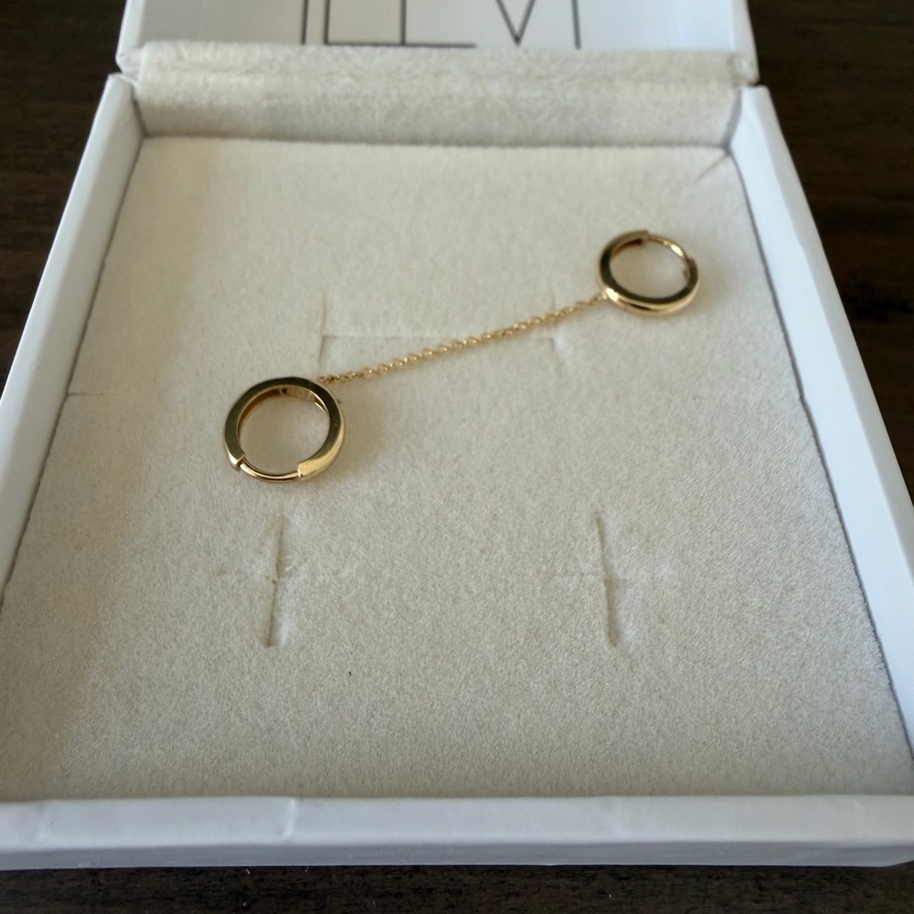 Zoe Lev 14k Gold Chain Huggie Earring